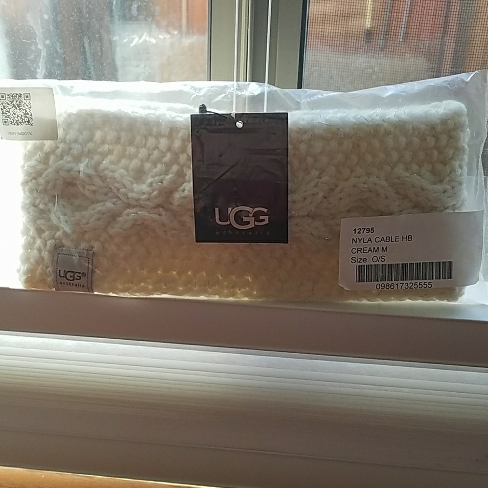 Ugg Headband NWT cream color